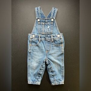 Old Navy Infant Girl Denim Overalls Size 3-6 months